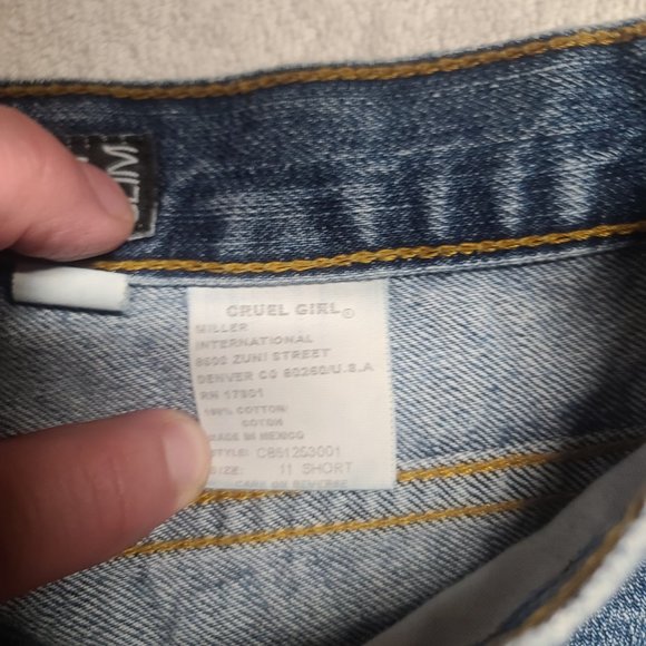 Cruel Girl Low Rise Slim Size 11Short Jeans - Picture 4 of 5